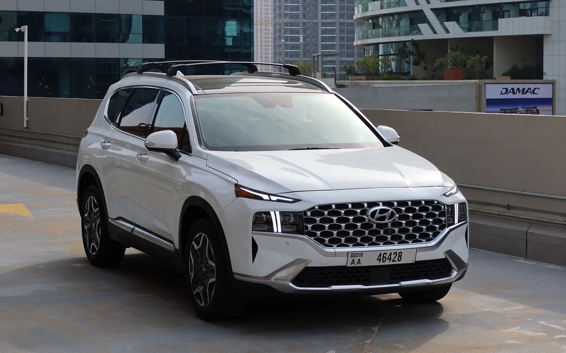 Hyundai Santa Fe - image 1