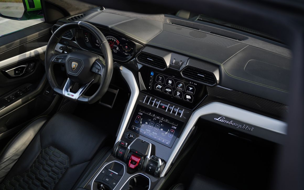 LAMBORGHINI URUS - image 8