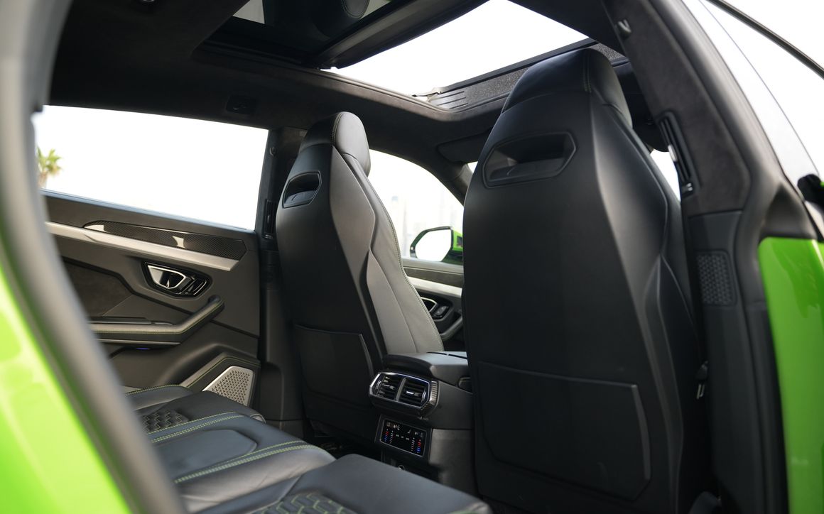 LAMBORGHINI URUS - image 13