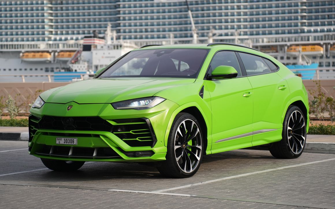 LAMBORGHINI URUS - image 1