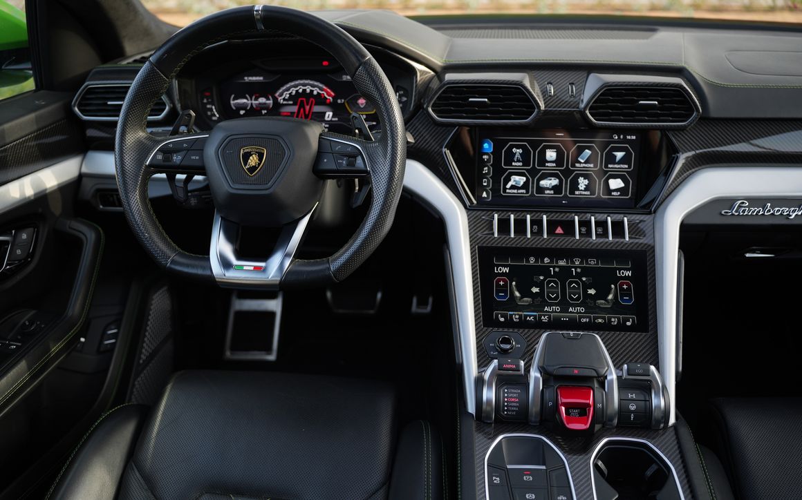 LAMBORGHINI URUS - image 10