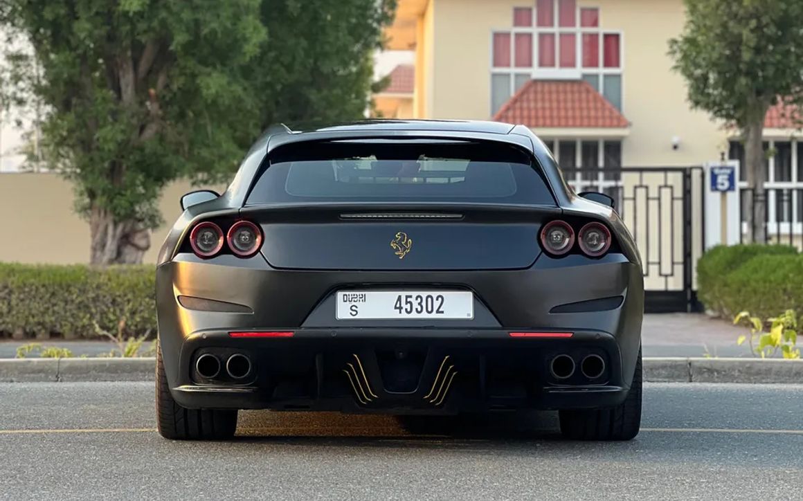 FERRARI GTC4 LUSSO - image 6