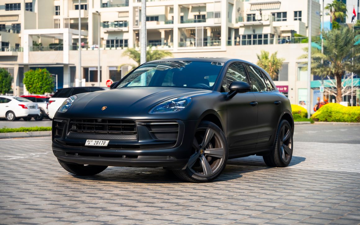 Porsche Macan T - image 1