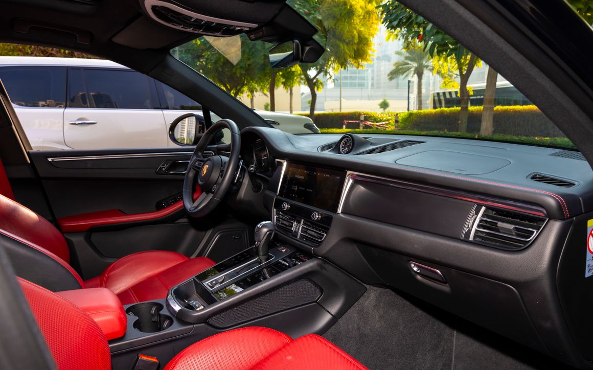Porsche Macan T - image 10