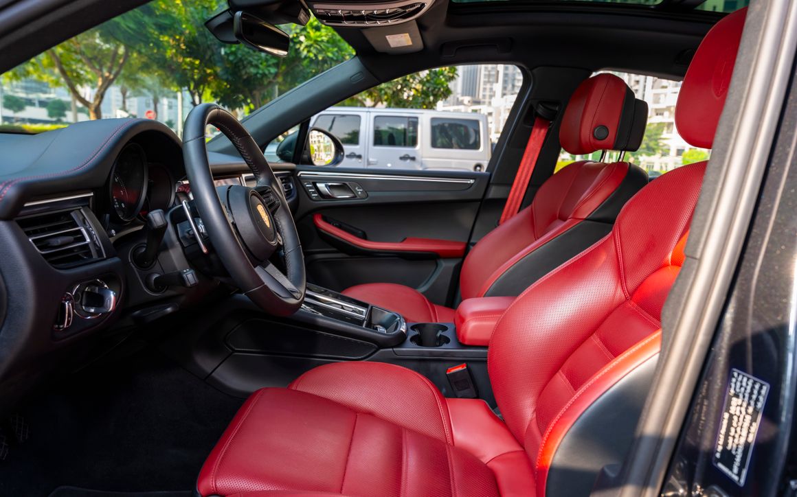 Porsche Macan T - image 9