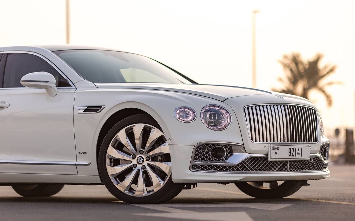 Bentley Flying Spur - image 5
