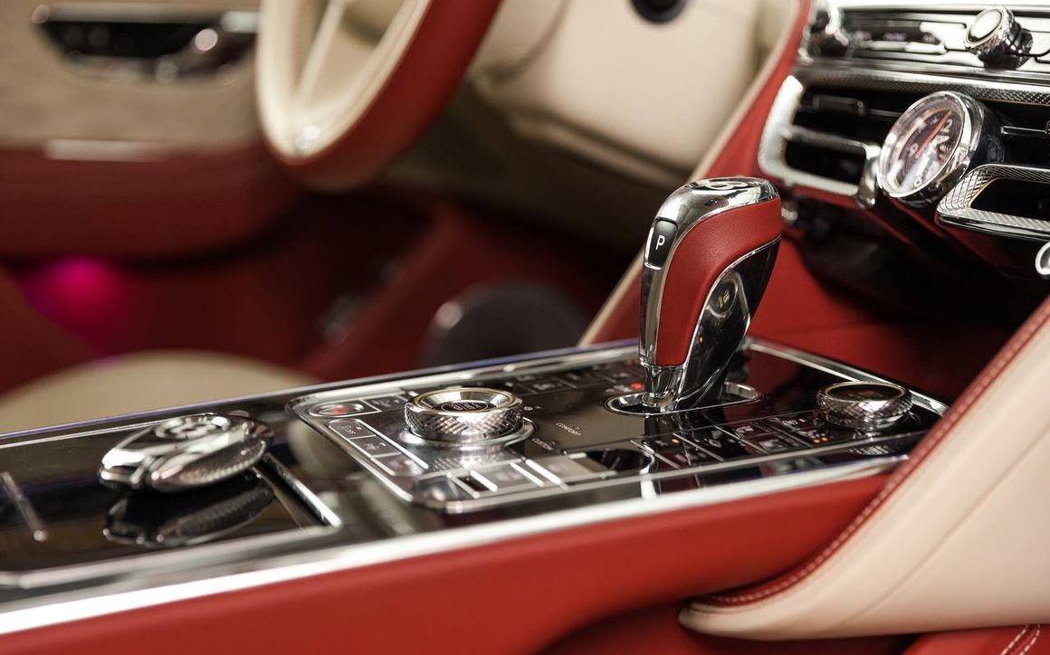 Bentley Flying Spur - image 8
