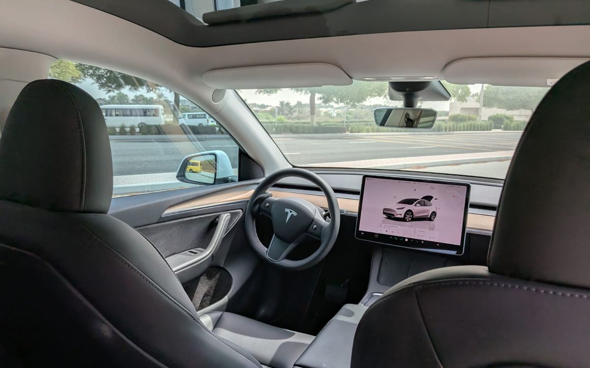 TESLA MODEL Y LONG RANGE - image 7