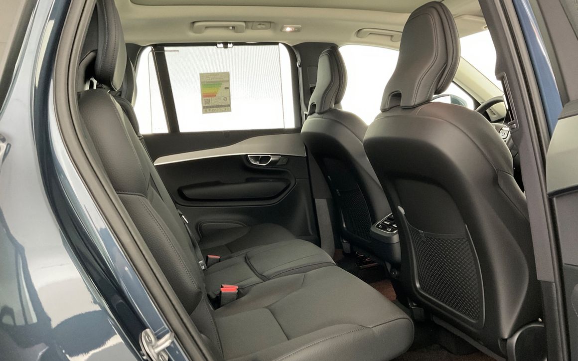 VOLVO XC90 - image 12