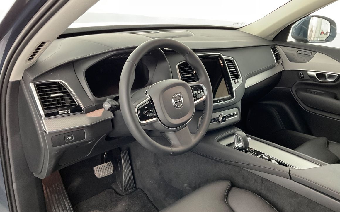 VOLVO XC90 - image 10