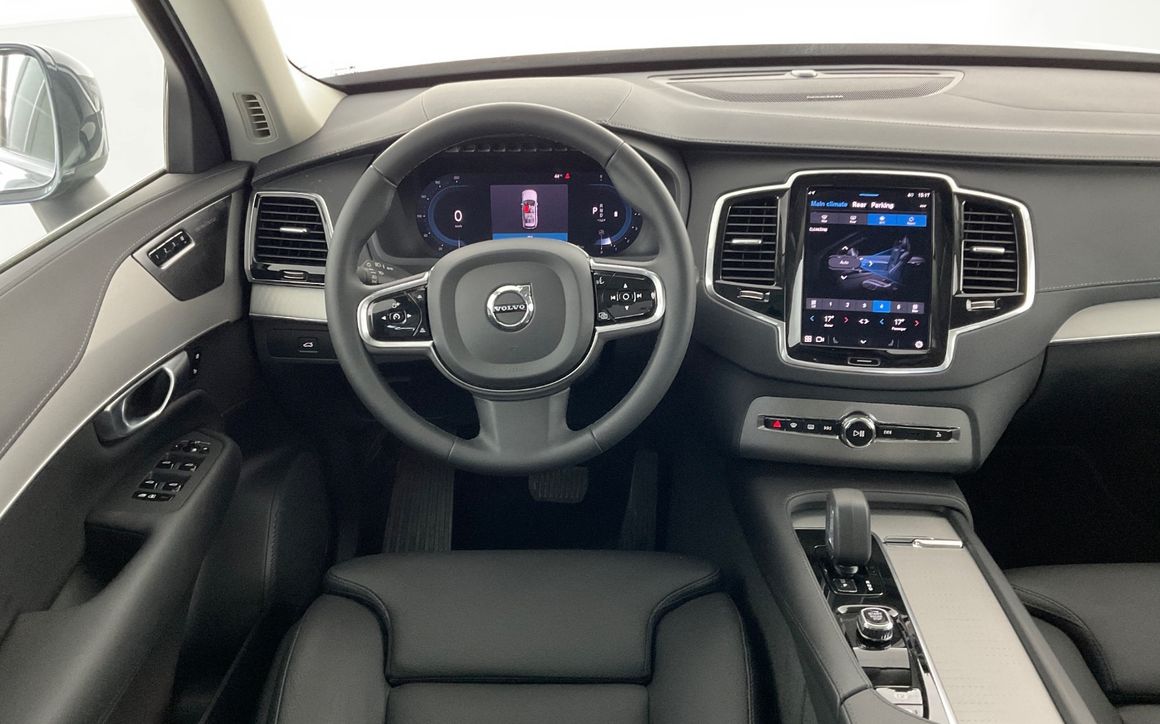 VOLVO XC90 - image 9