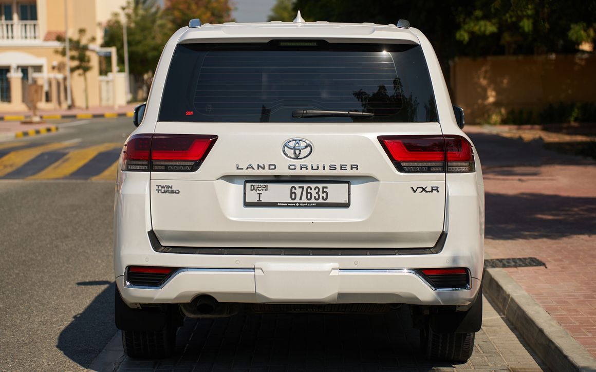 Toyota Land Cruiser - image 4