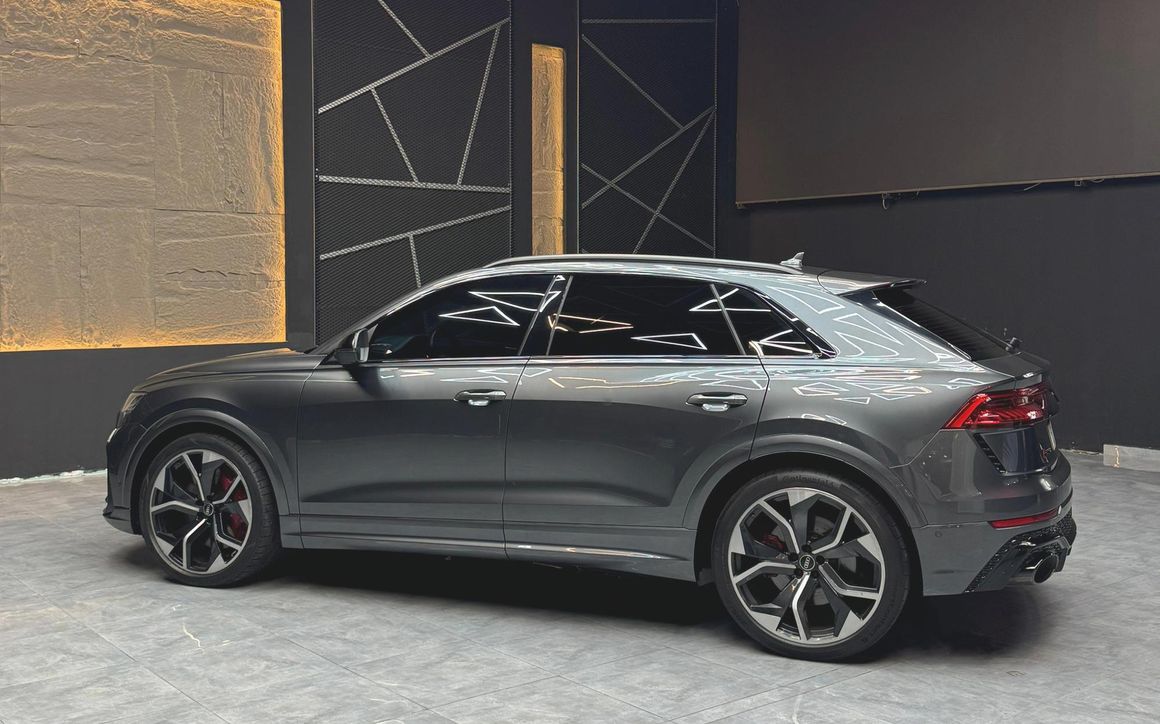 AUDI RS Q8 - image 6