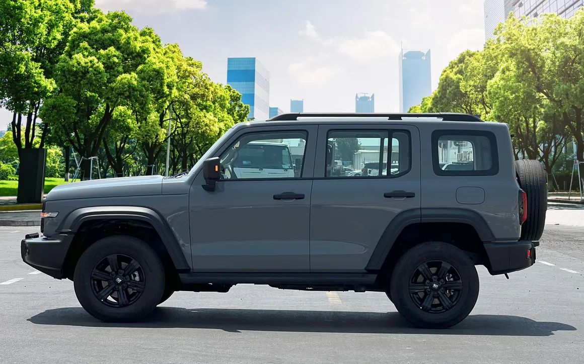 TANK 300 4WD 2.0T - image 2