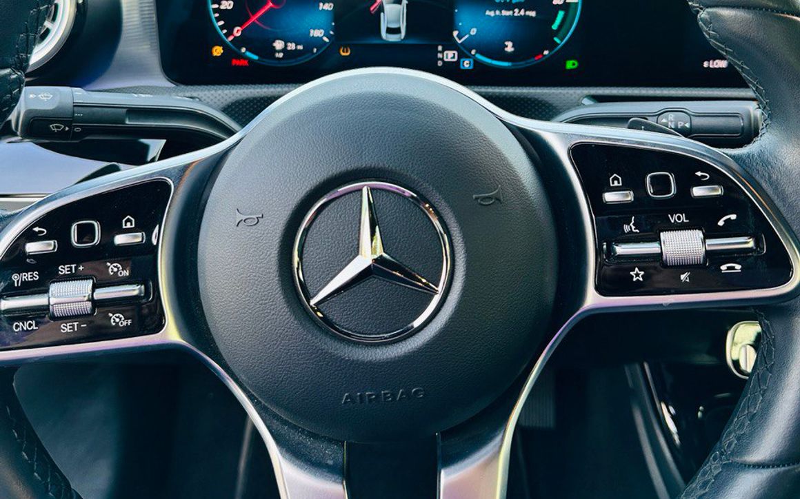 MERCEDES A220 - image 8
