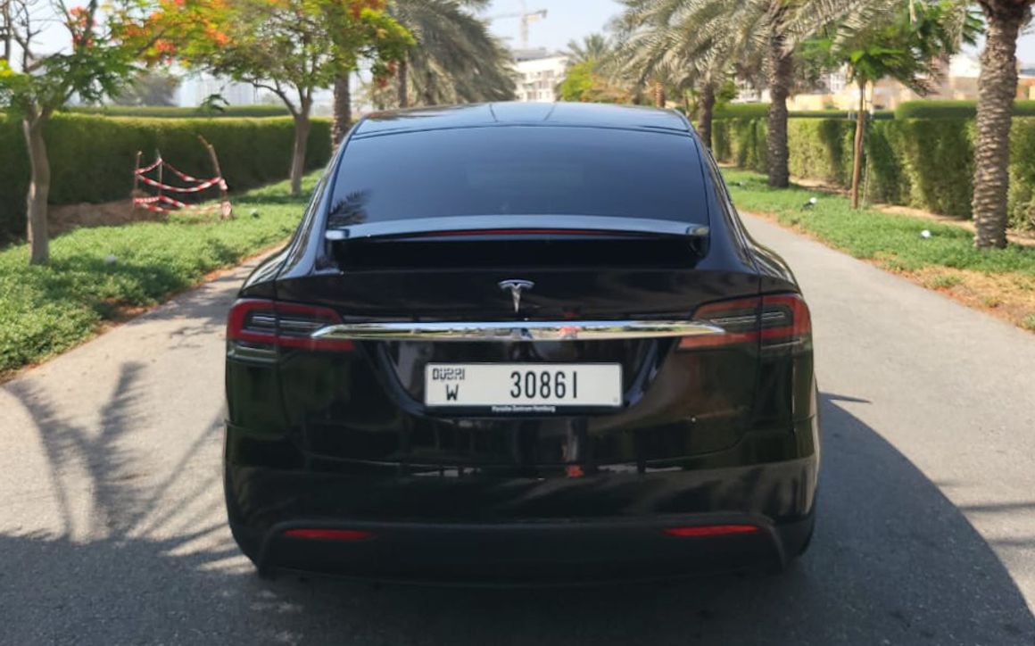 TESLA MODEL X - image 5