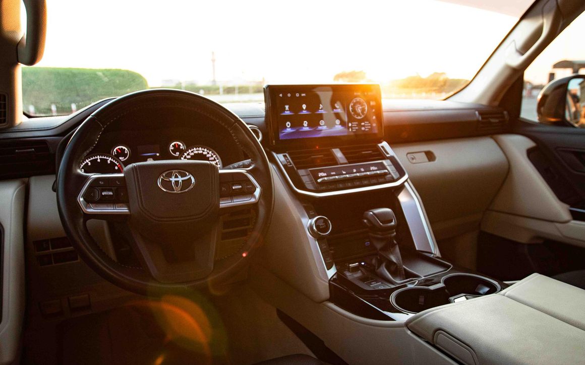 TOYOTA LAND CRUISER - image 13