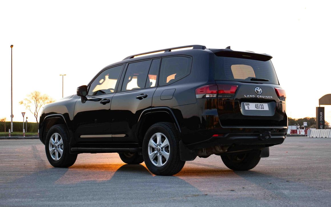 TOYOTA LAND CRUISER - image 5
