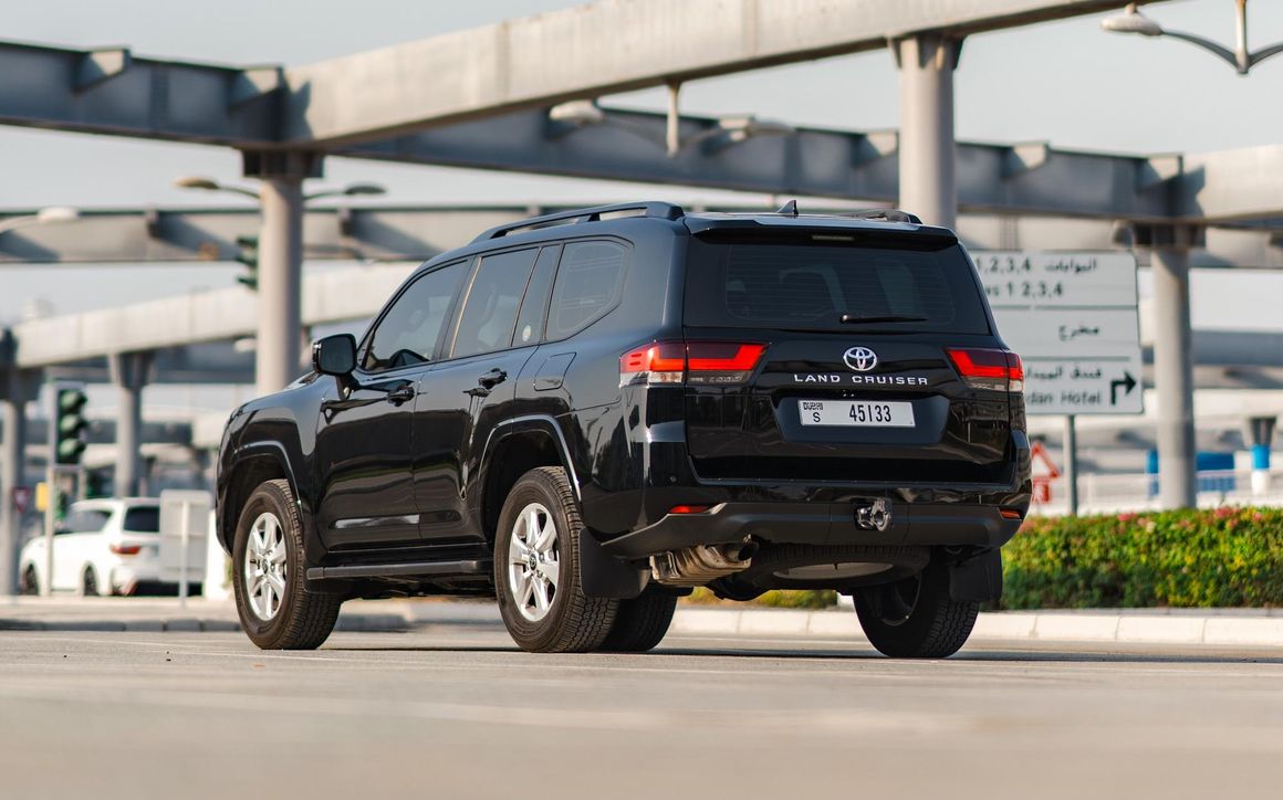 TOYOTA LAND CRUISER - image 4