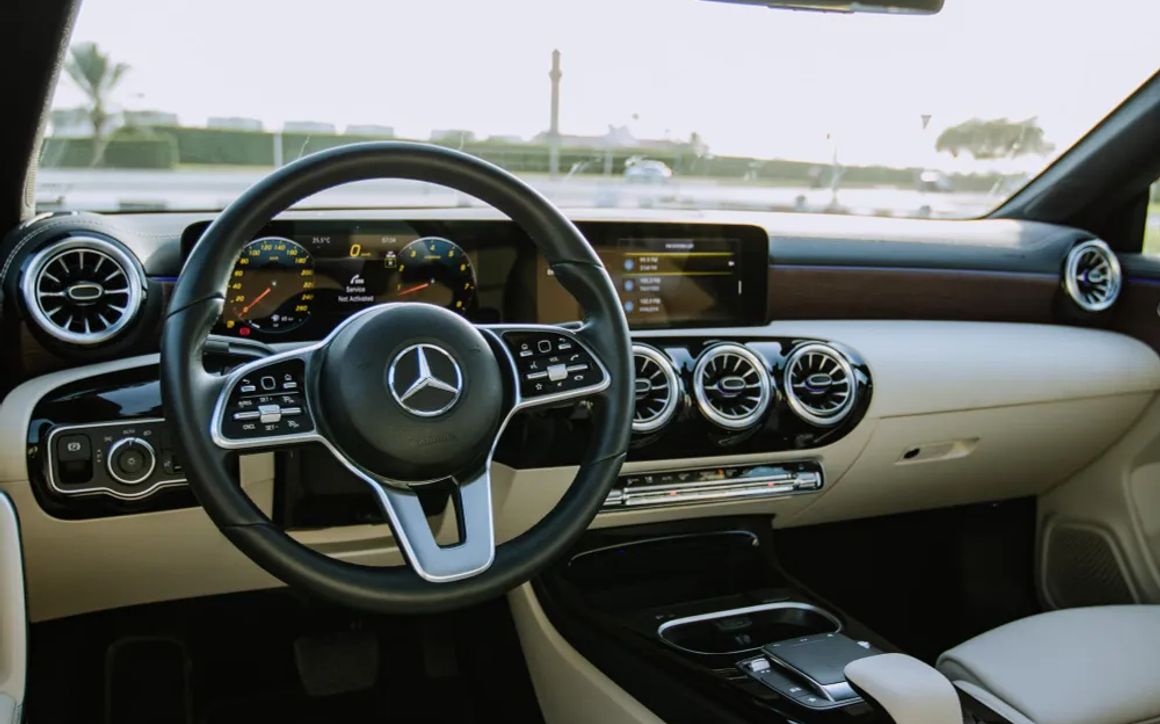 MERCEDES CLA250 - image 10