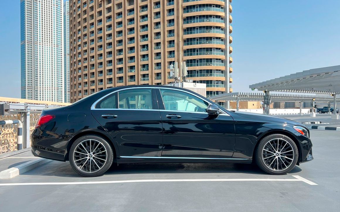 Mercedes C300 - image 2