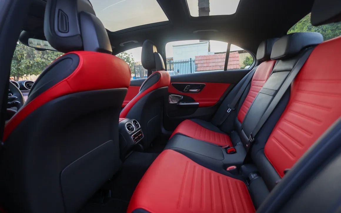 Mercedes Benz C200 White - image 12