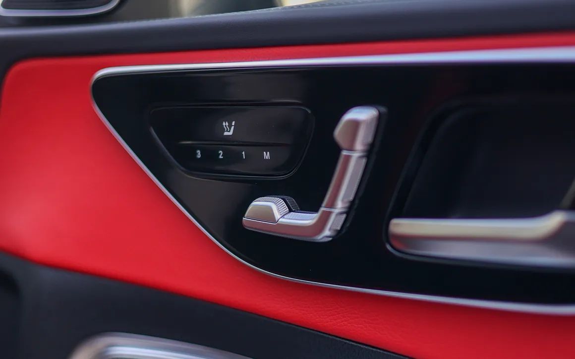 Mercedes Benz C200 White - image 15