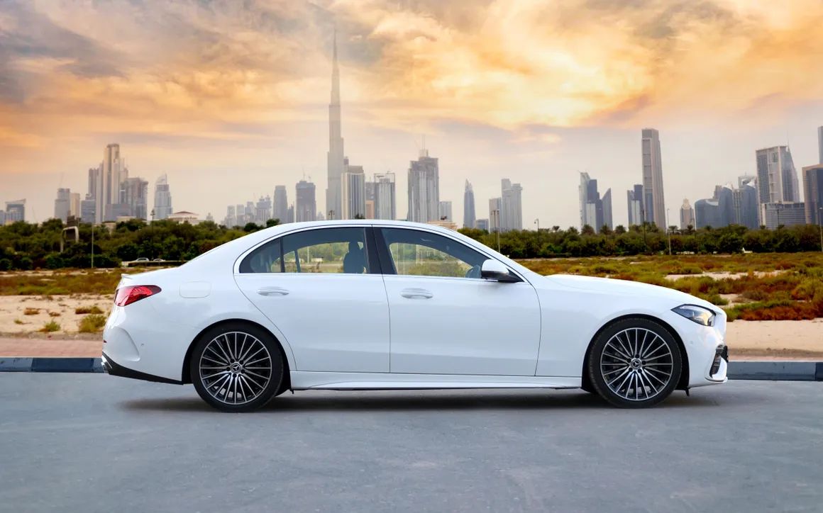 Mercedes Benz C200 White - image 5