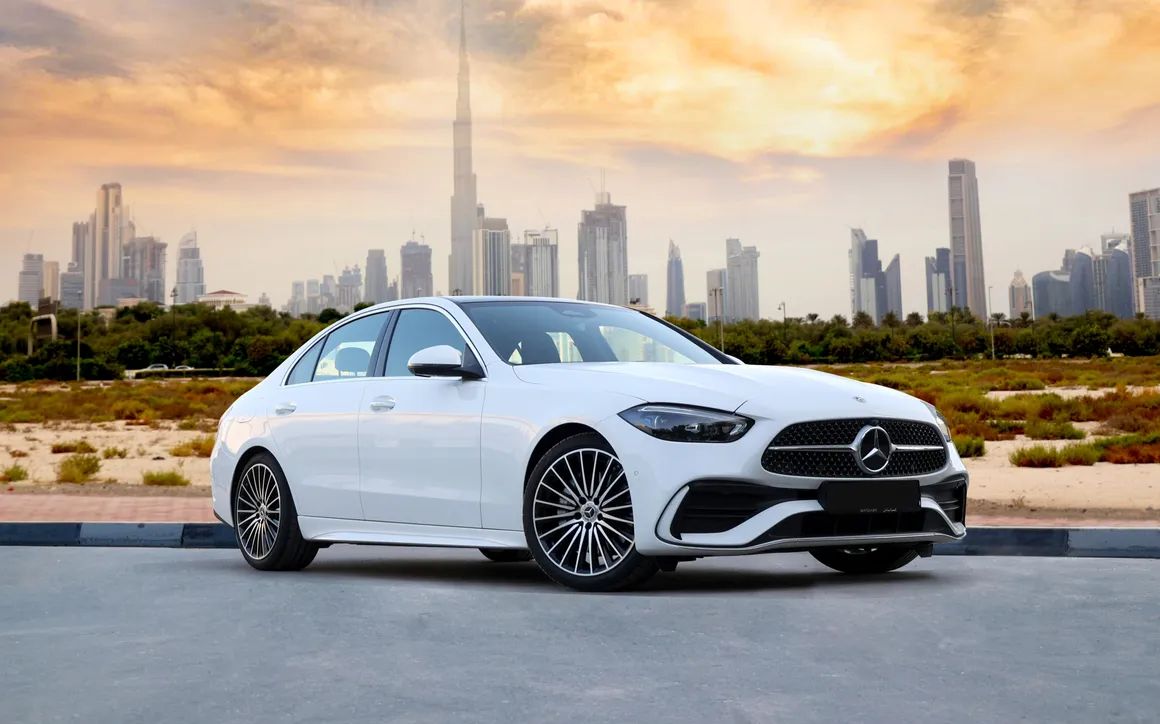 Mercedes Benz C200 White - image 4