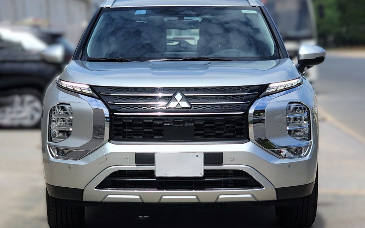 Mitsubishi Outlander 2.5L 7 STR High Line- - image 3