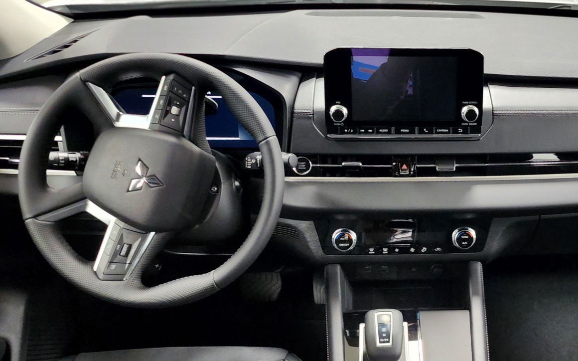 Mitsubishi Outlander 2.5L 7 STR High Line- - image 8