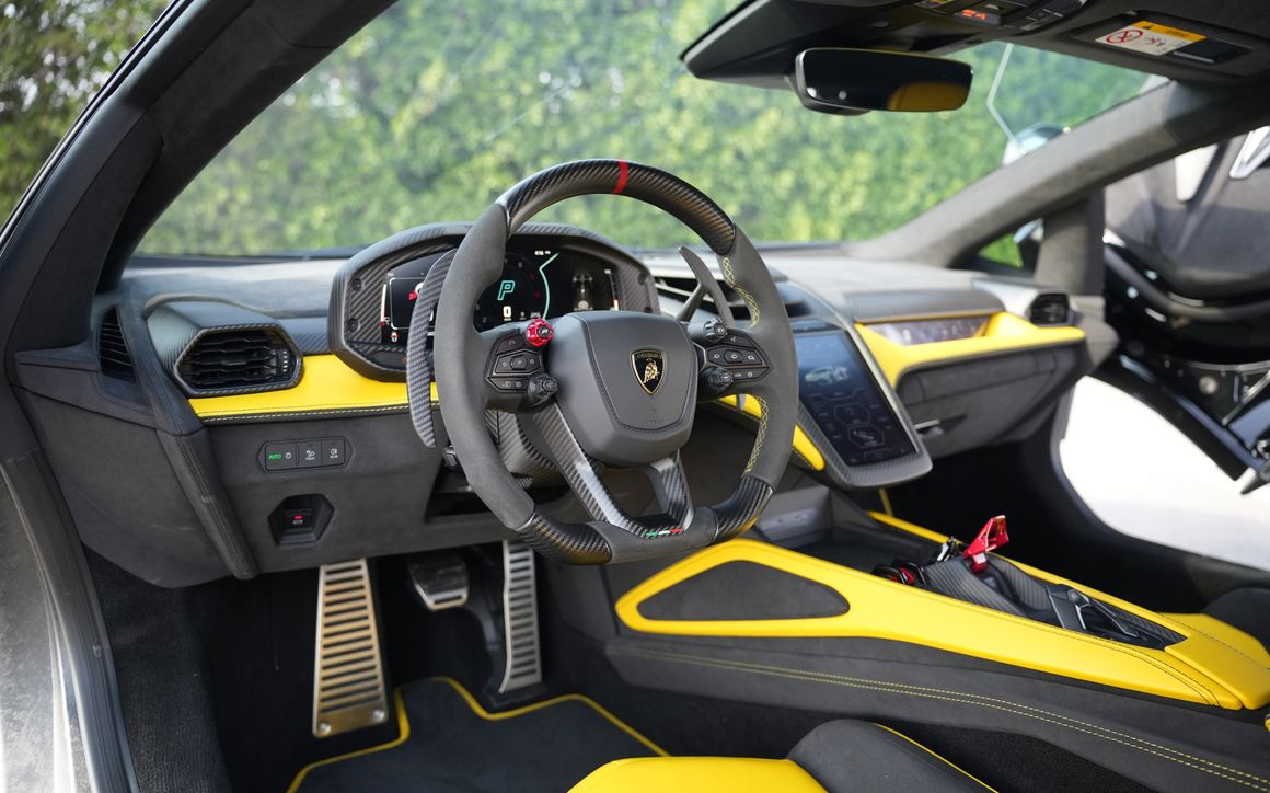 LAMBORGHINI REVUELTO - image 7