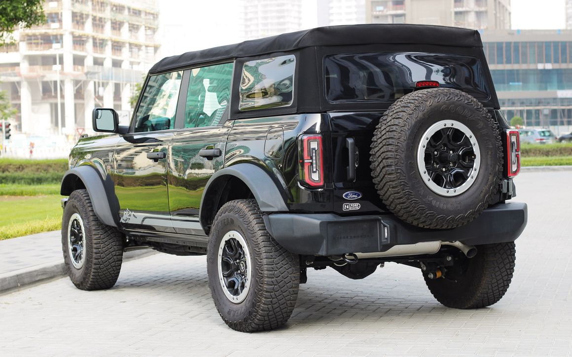 Ford Bronco - image 5