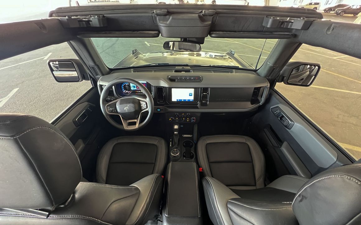 Ford Bronco - image 9