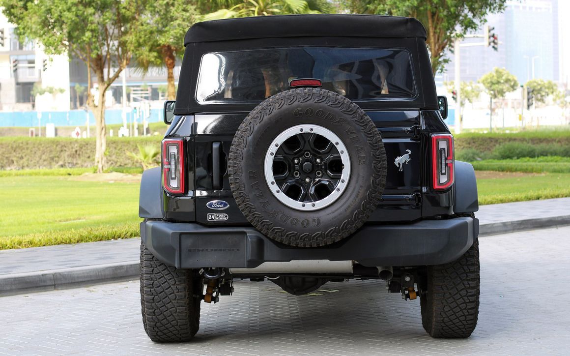 Ford Bronco - image 6