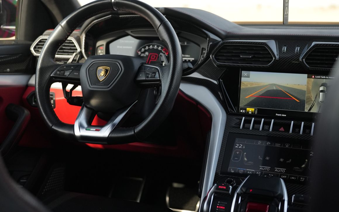 LAMBORGHINI URUS - image 8