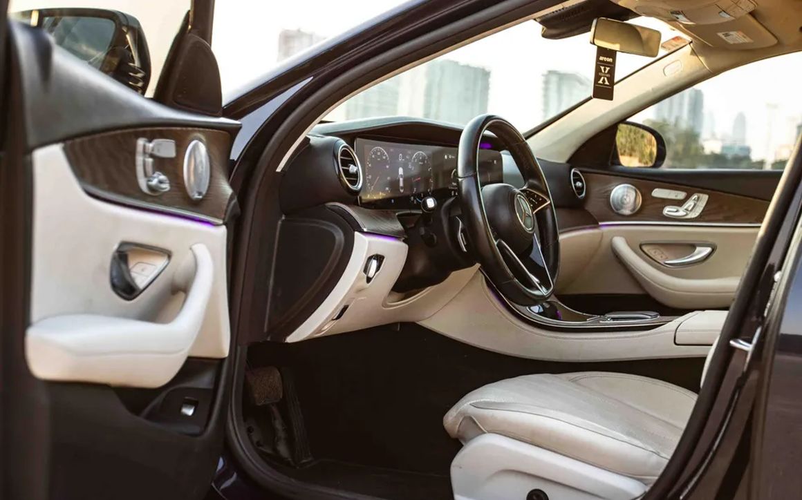 MERCEDES E350 - image 12