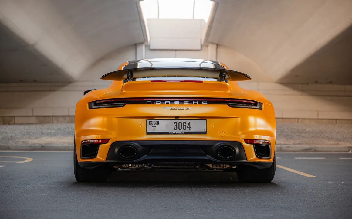 Porsche 911 Turbo S - image 8