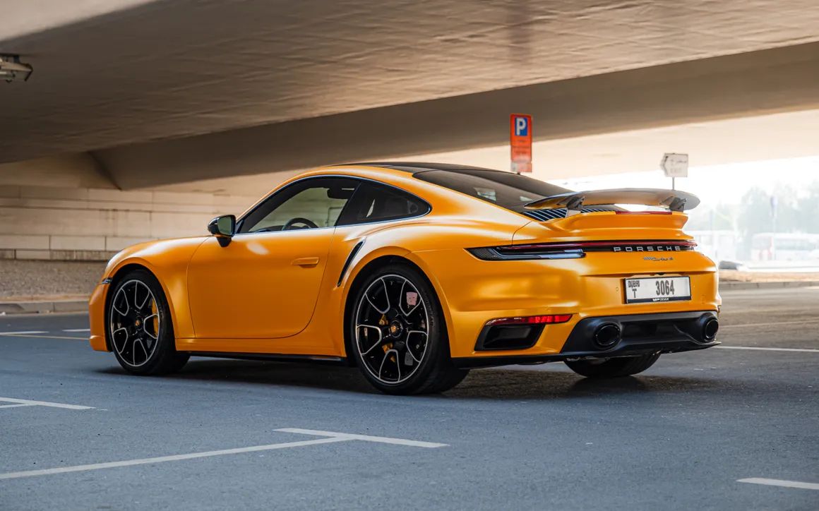 Porsche 911 Turbo S - image 6
