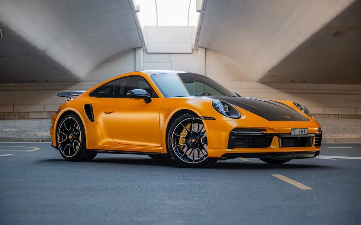 Porsche 911 Turbo S - image 4