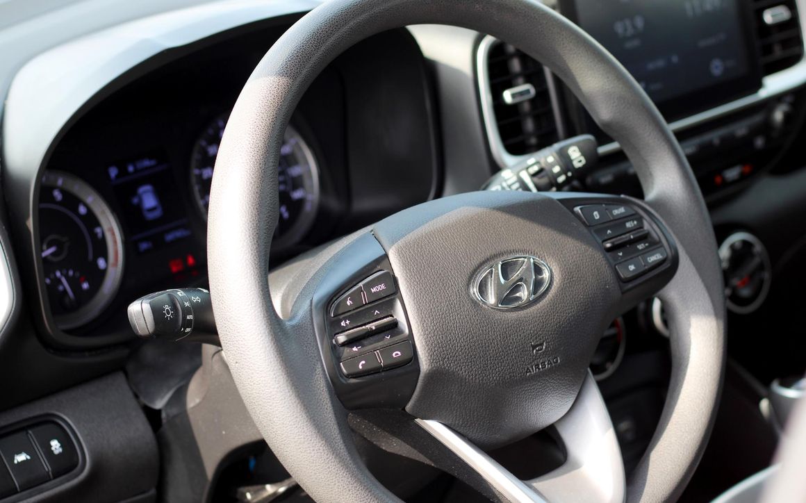 Hyundai Venue - image 6