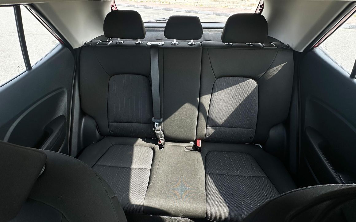Hyundai Venue - image 8