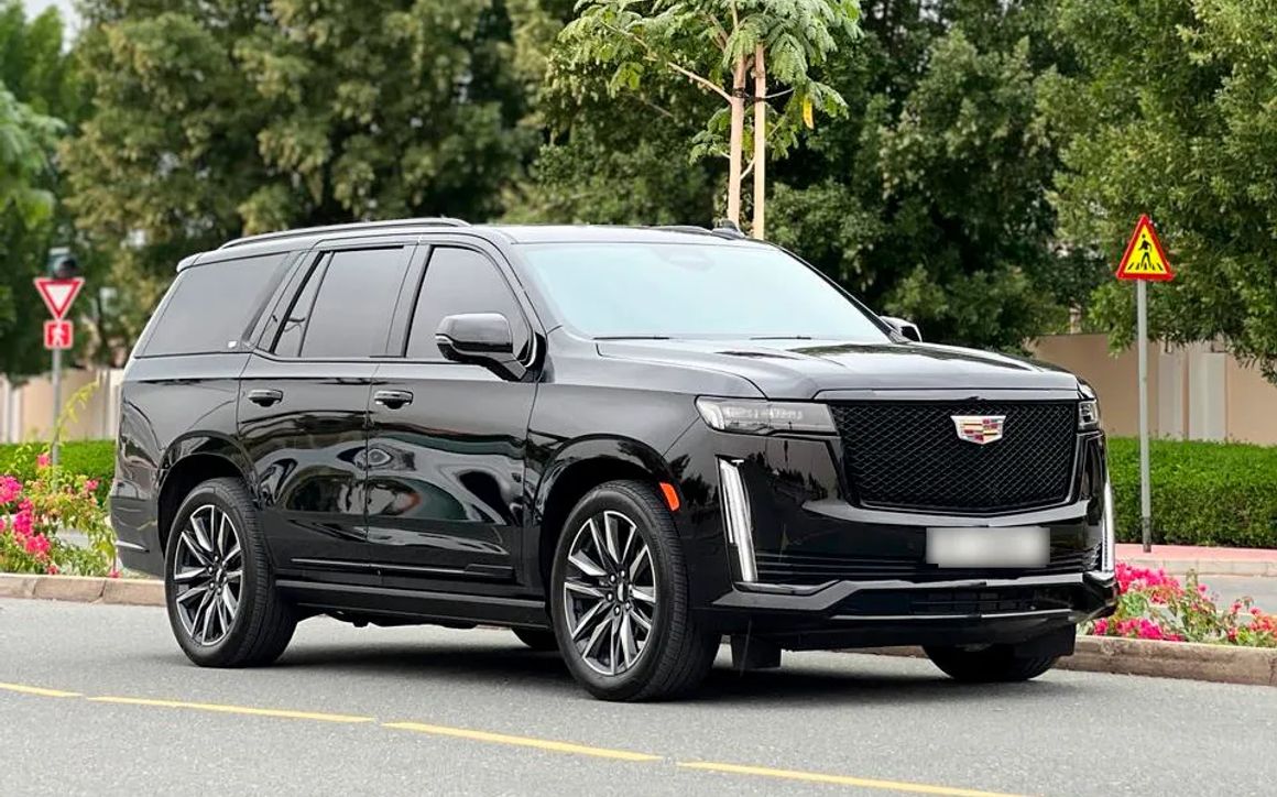 Cadillac Escalade - image 3