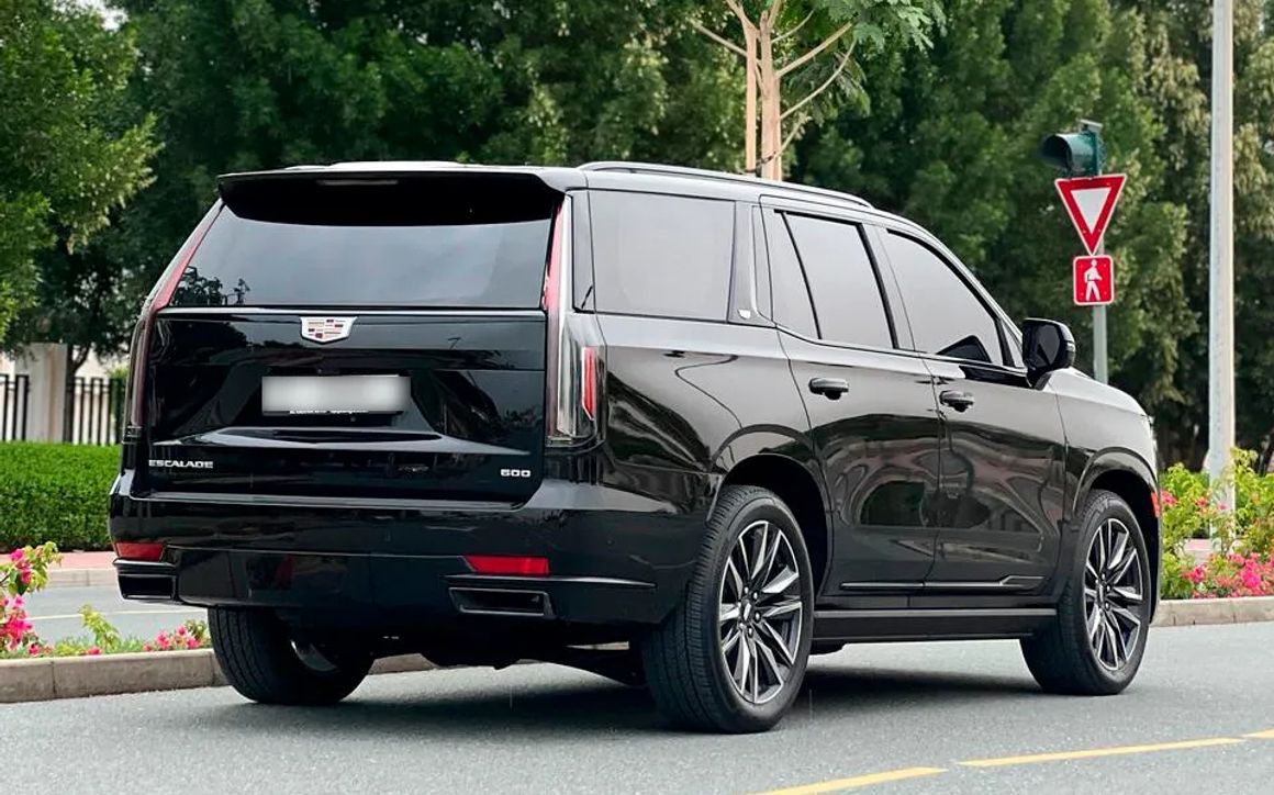 Cadillac Escalade - image 4