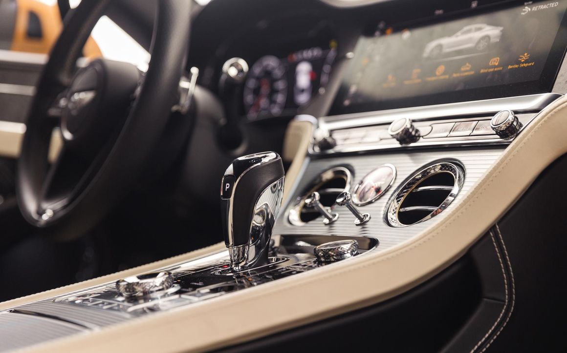 Bentley GT Gold - image 19