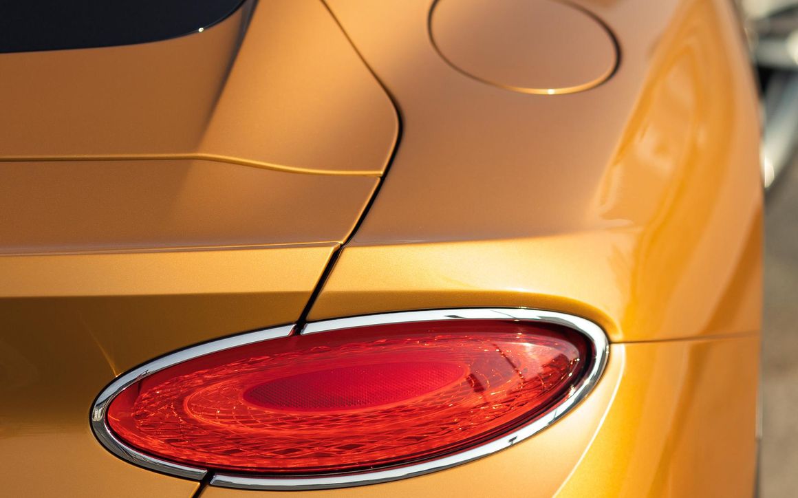 Bentley GT Gold - image 15