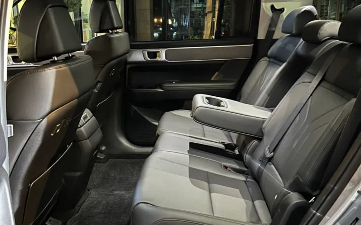 Hyundai Santa Fe - image 15