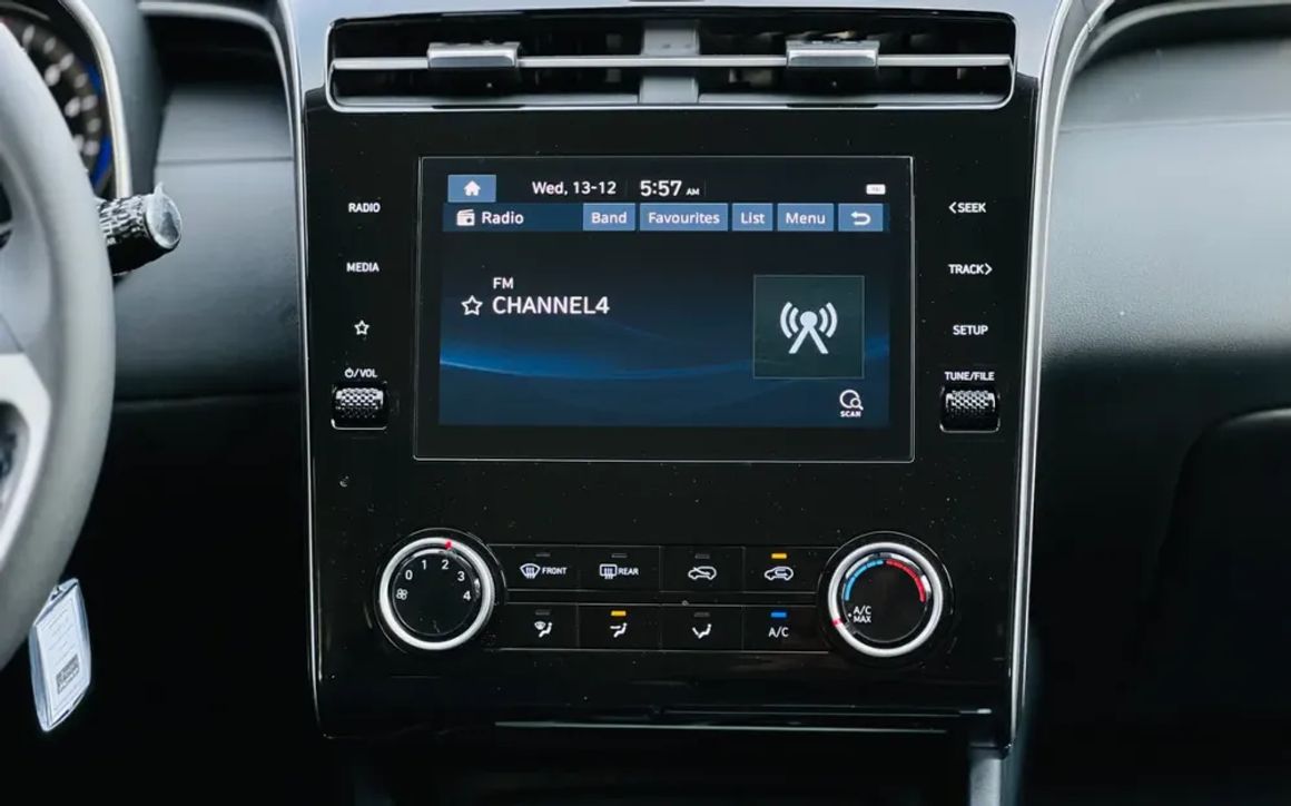 HYUNDAI TUCSON - image 12