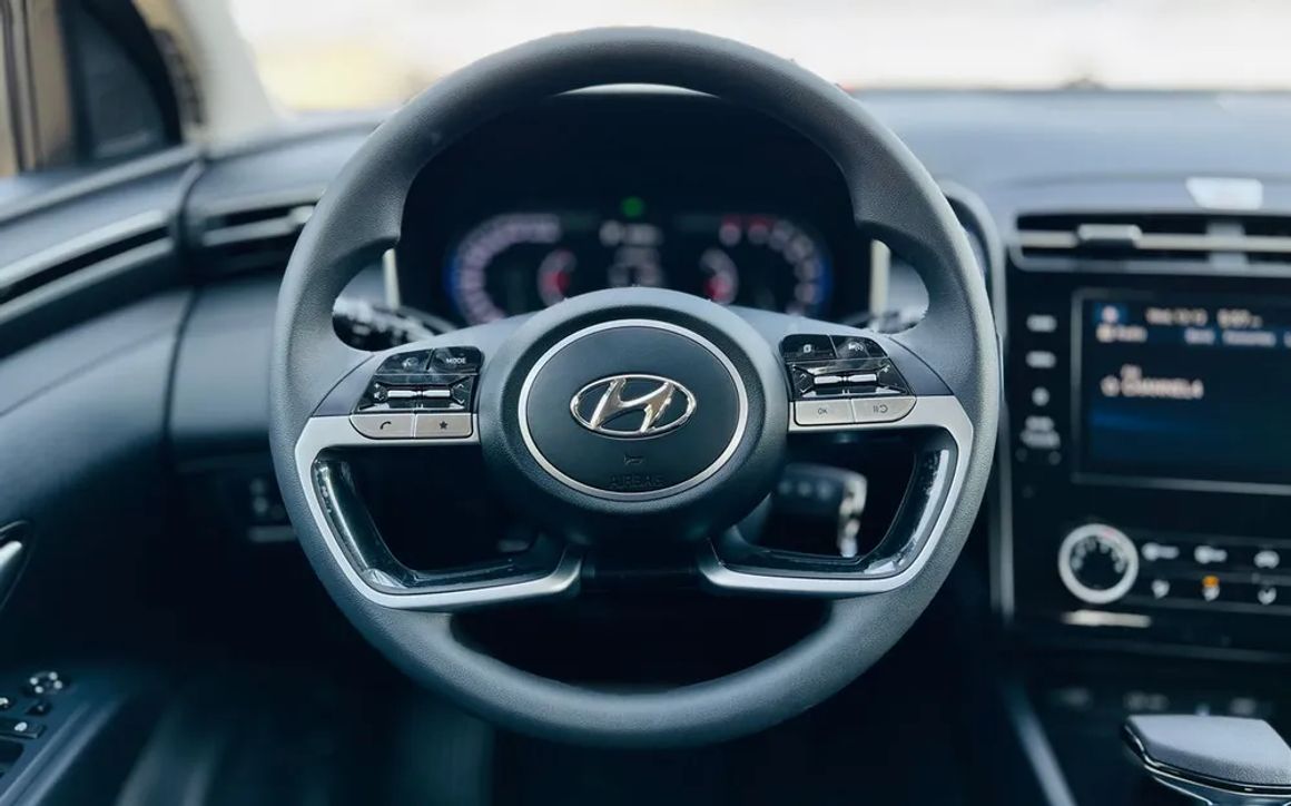 HYUNDAI TUCSON - image 7