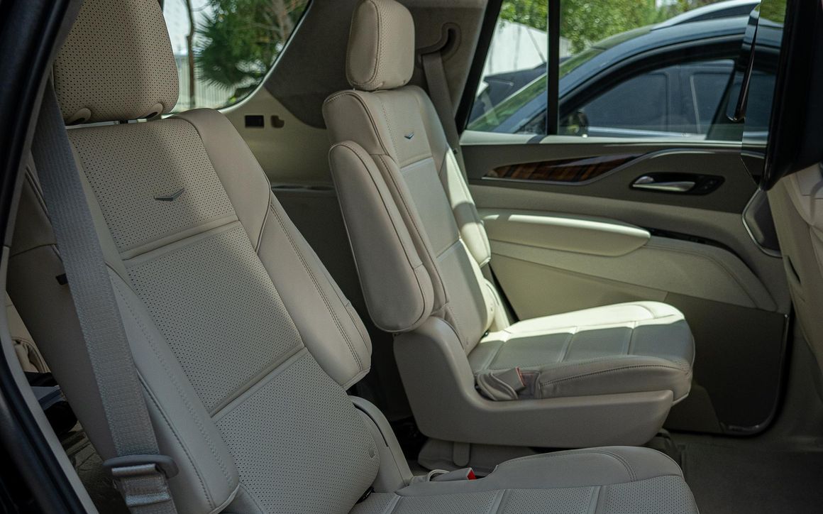 Cadillac Escalade Platinum Sport - image 10